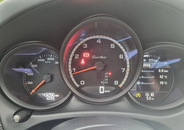 Porsche Macan cena 319000 przebieg: 43300, rok produkcji 2019 z Susz małe 121